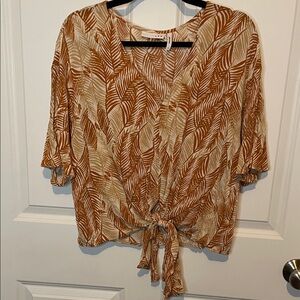 Palm Leaf Pattern Tie-Front Blouse Women’s Large 100% Rayon